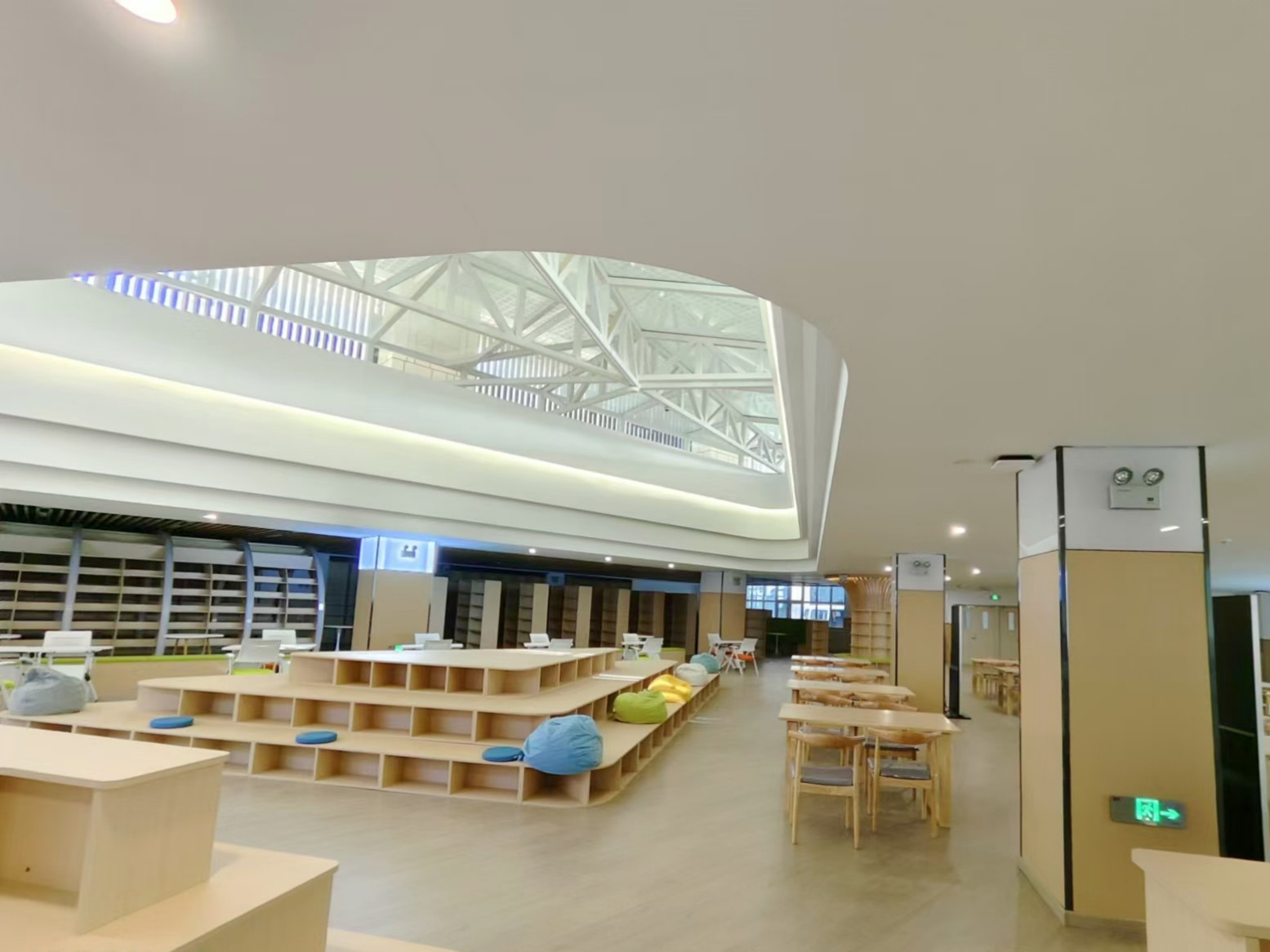 南宫app官网_南宫体育app下载_app下载中心案例 | 锚定未来，助力南川中学打造西部教育数字化新标